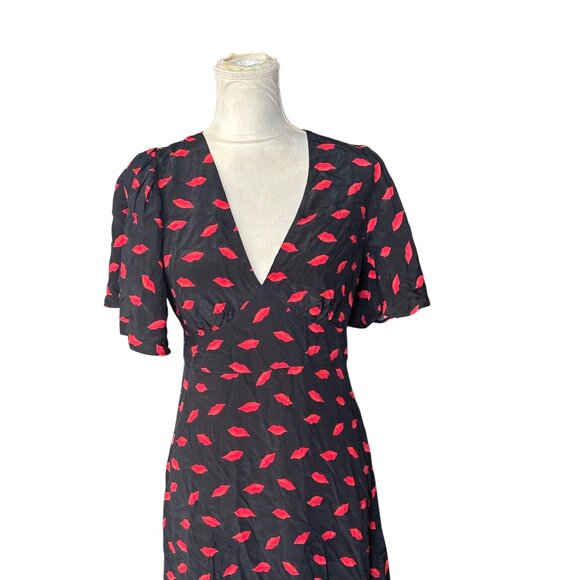 A New Day Womens V-Neck Dress Black With Red Lip Print Size 14 - Picture 3 of 10